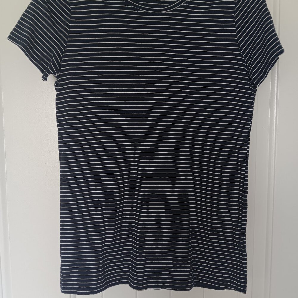 Ladies Gap soft cotton tshirt